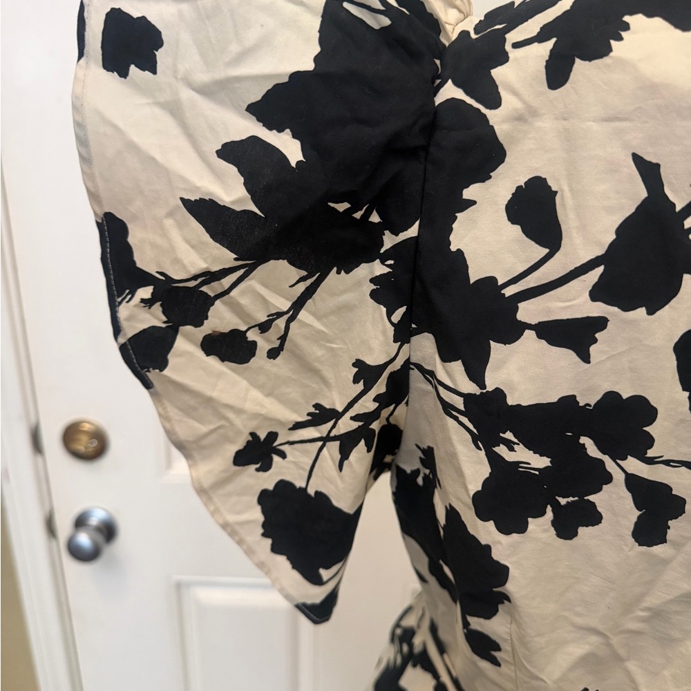 a new day Flutter Sleeve Black and Cream Midi Dress - Picture 6 of 8